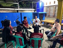 SILATURAHMI HANGAT! Wakil Ketua I DPRD Lamsel Merik Havit Kunjungi Mahasiswa KKN UNILA di Tajimalela, Beri Dukungan Dan Masukan
