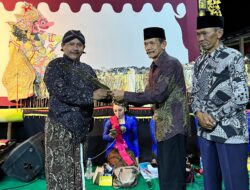 Karnaval Desa Tegalsari Meriah, Kostum Adat hingga Pentas Wayang Kulit Semalam Suntuk Warnai HUT ke-81 RI