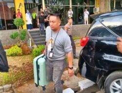 KPK Geledah Lantai 3 Rektorat Unsoed, Sekitar 60 Barang Bukti Dibawa Penyidik