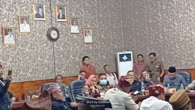 FORUM SEGEKHI SUKU DOBRAK DPRD LAMSEL: KAWAL SAMPAI PUSAT — BUKAN CUCI TANGAN DI TINGKAT DAERAH