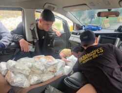 Plat Besi Mobil Innova Bikin Curiga, Polisi Temukan 27 Kg Sabu